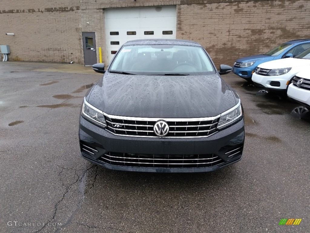 2018 Passat R-Line - Urano Gray / Titan Black photo #1