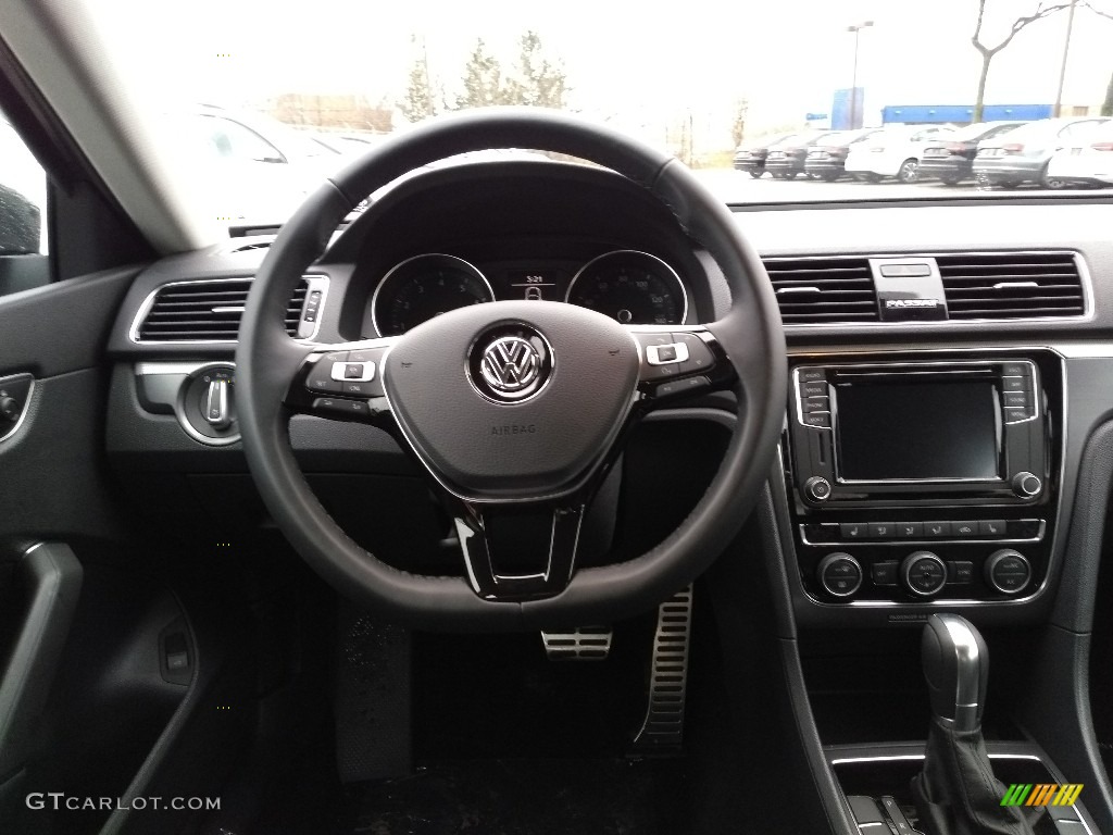 2018 Passat R-Line - Urano Gray / Titan Black photo #4