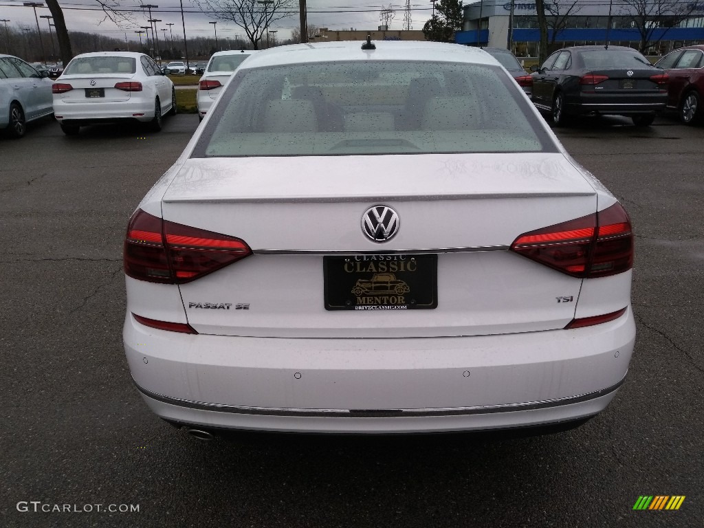 2018 Passat SE - Pure White / Moonrock Gray photo #5
