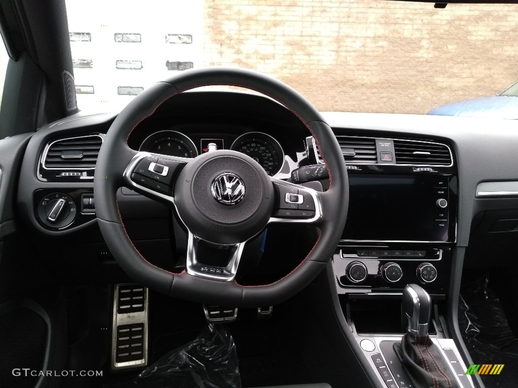 2018 Volkswagen Golf GTI SE Titan Black Dashboard Photo #126254011