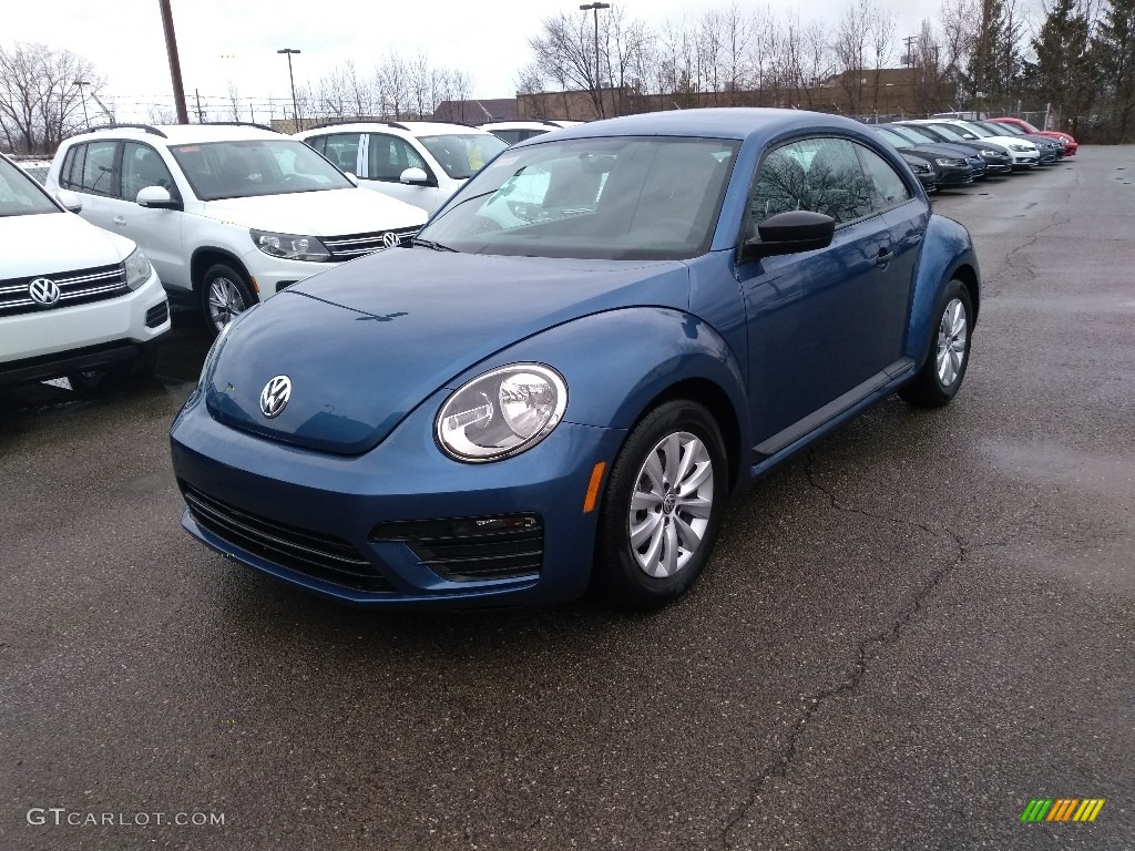 Blue Silk Metallic 2018 Volkswagen Beetle S Exterior Photo #126254257
