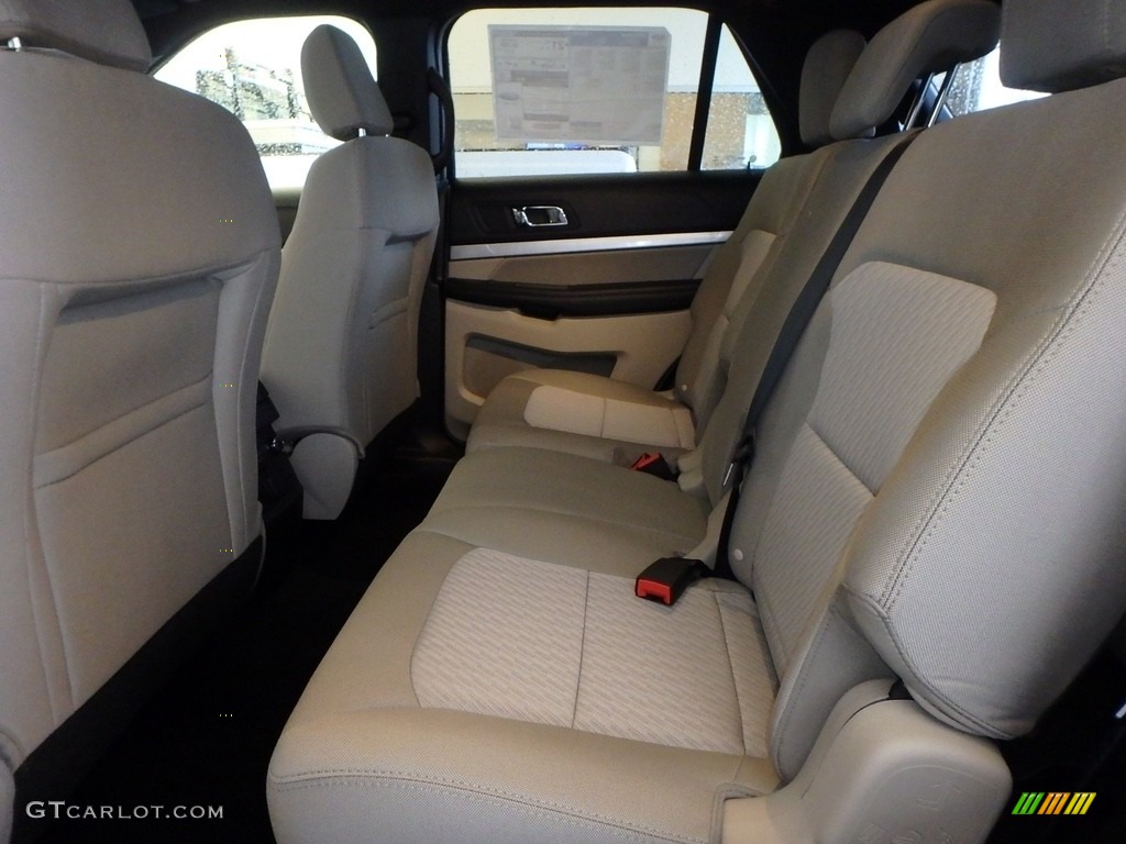 2018 Explorer 4WD - Blue Metallic / Medium Stone photo #7
