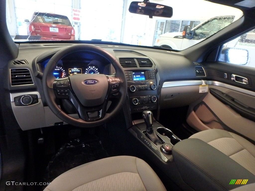 2018 Explorer 4WD - Blue Metallic / Medium Stone photo #9