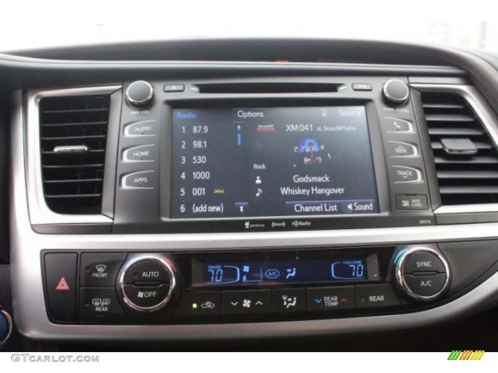 2018 Toyota Highlander Hybrid XLE AWD Controls Photo #126262600