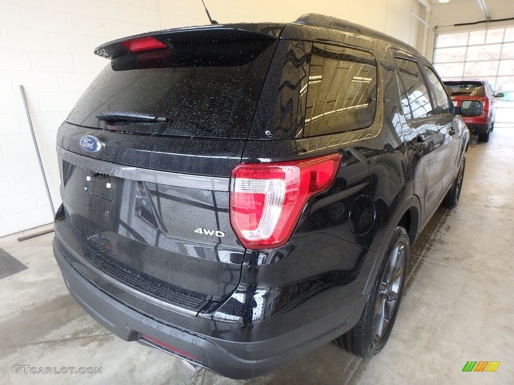2018 Explorer XLT 4WD - Shadow Black / Ebony Black photo #2