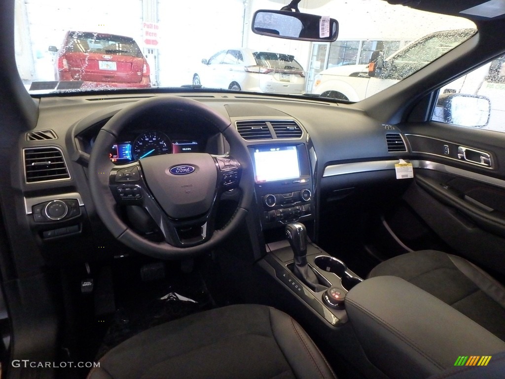 2018 Explorer XLT 4WD - Shadow Black / Ebony Black photo #9