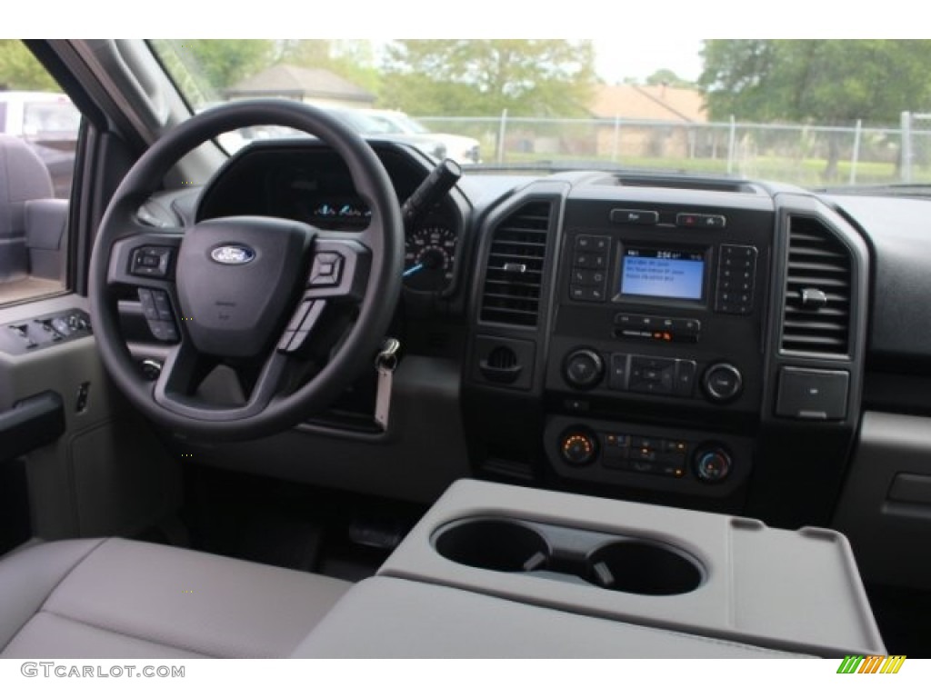 2018 F150 XL SuperCab - Oxford White / Earth Gray photo #22