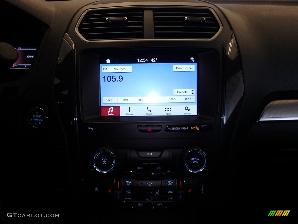 2018 Explorer XLT 4WD - Shadow Black / Ebony Black photo #13
