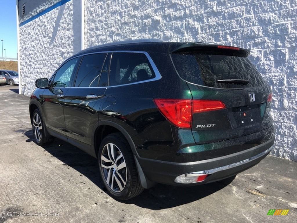 2018 Pilot Touring AWD - Black Forest Pearl / Beige photo #6