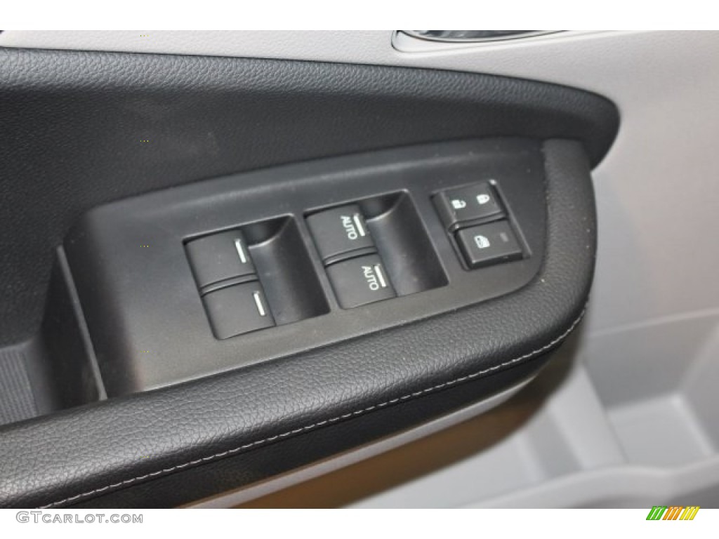 2019 Honda Ridgeline RTL-T AWD Controls Photo #126275971