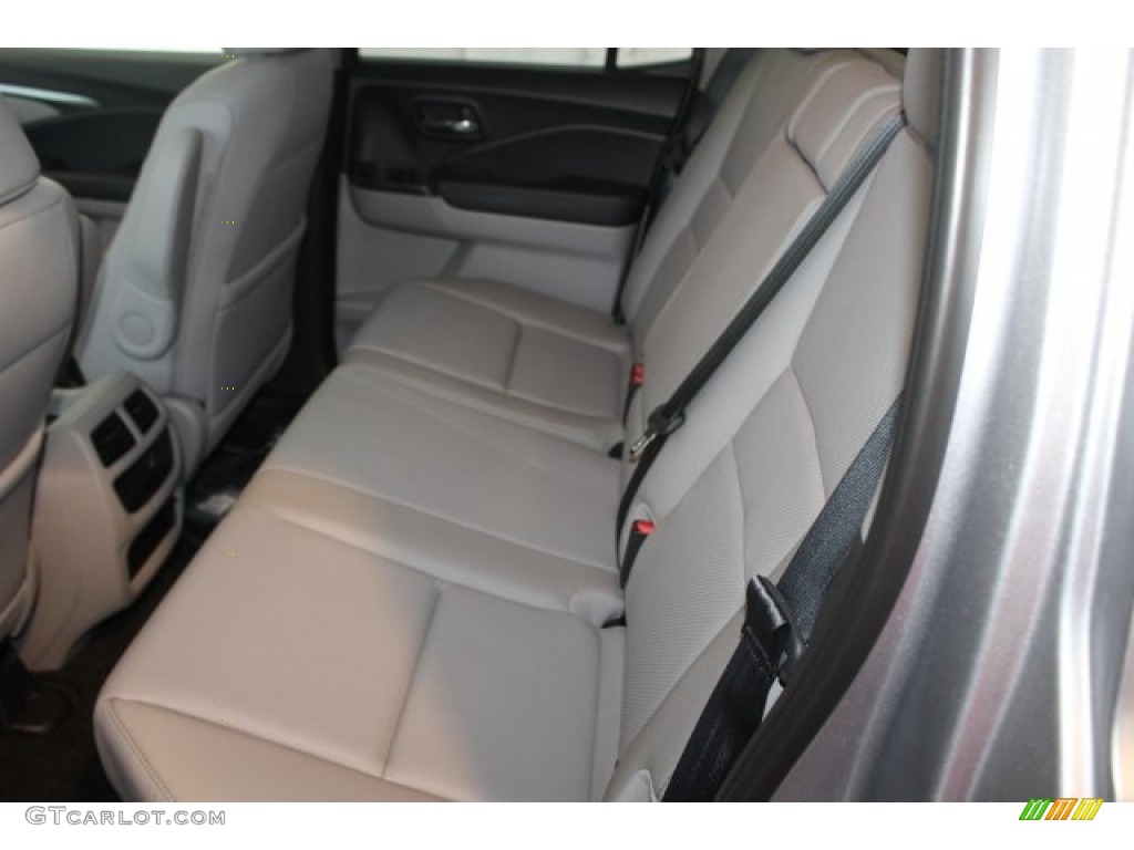 2019 Honda Ridgeline RTL-T AWD Rear Seat Photo #126276031