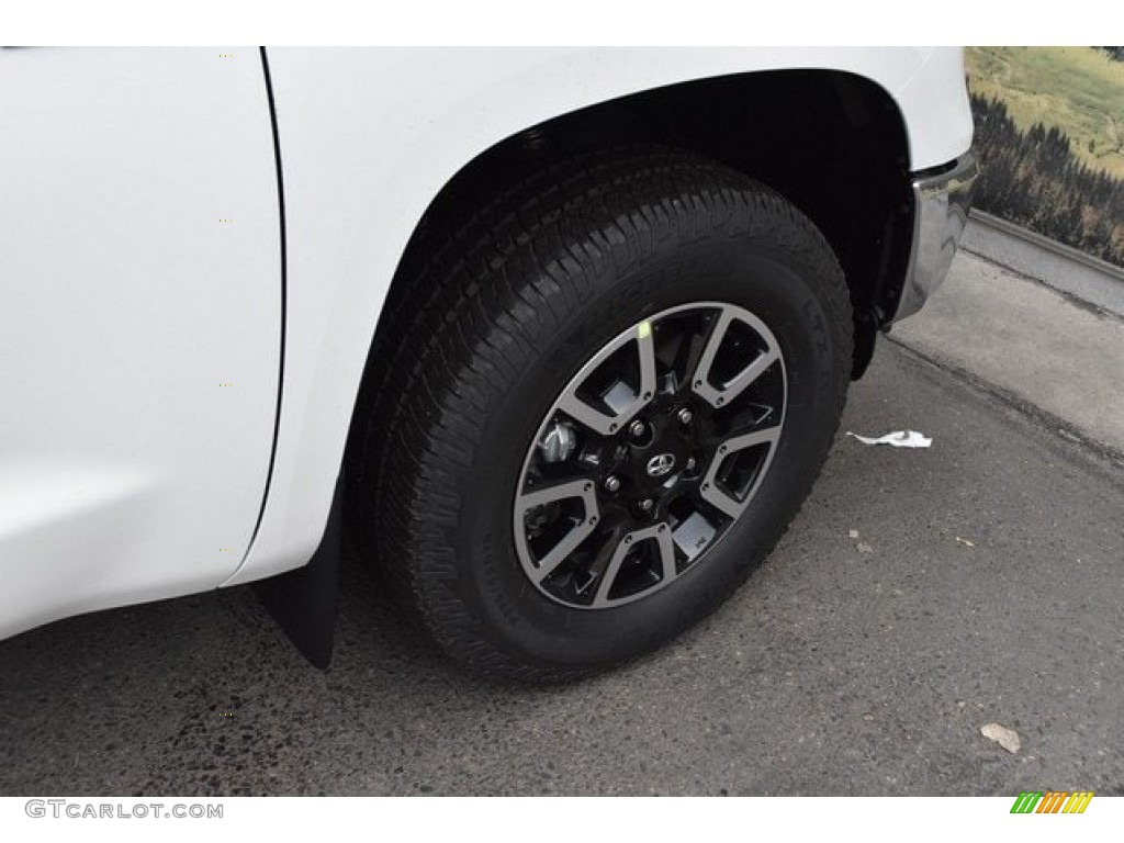 2018 Tundra Limited CrewMax 4x4 - Super White / Black photo #36