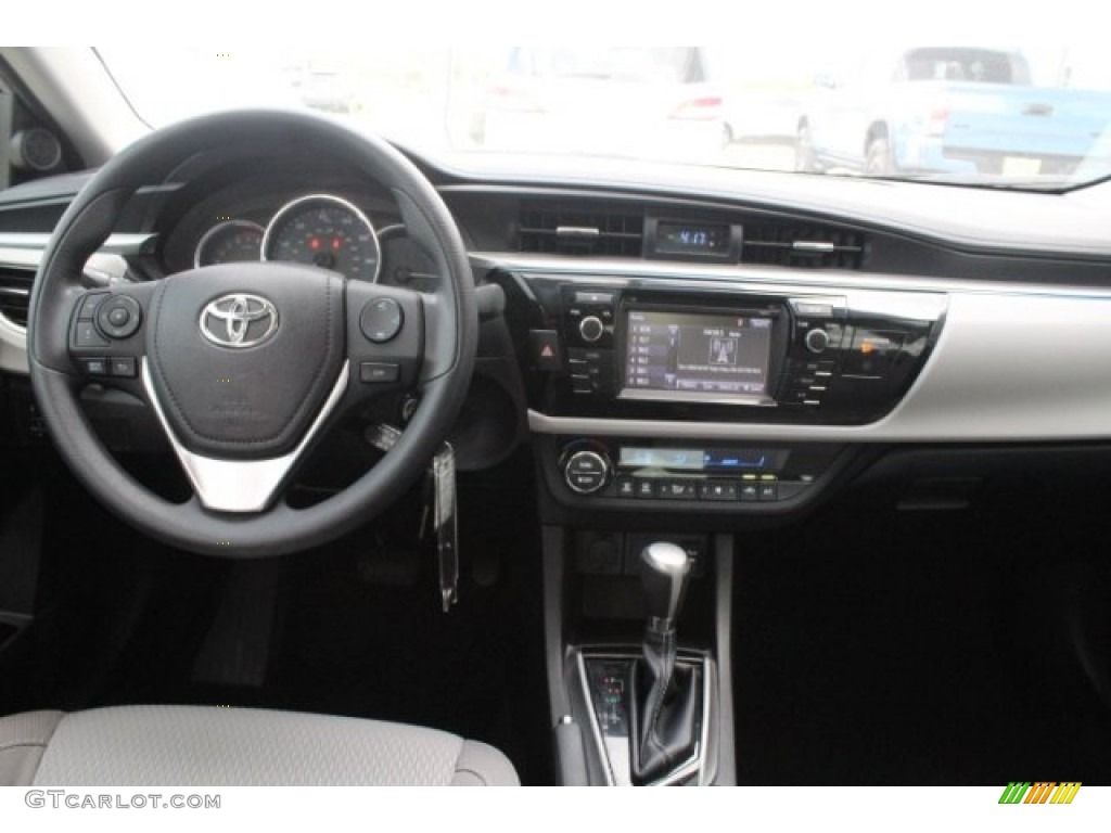 2016 Corolla LE - Classic Silver Metallic / Steel Blue photo #25