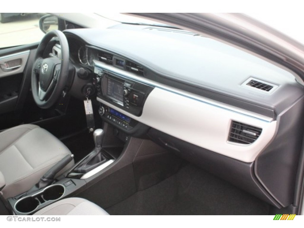 2016 Corolla LE - Classic Silver Metallic / Steel Blue photo #31
