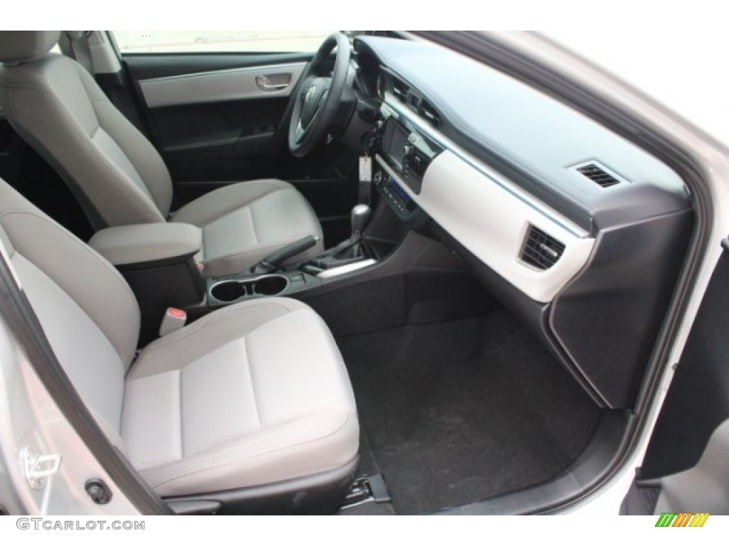 2016 Corolla LE - Classic Silver Metallic / Steel Blue photo #32