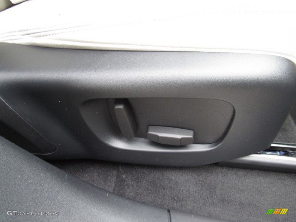 2018 Range Rover Velar R Dynamic SE - Fuji White / Light Oyster/Ebony photo #20