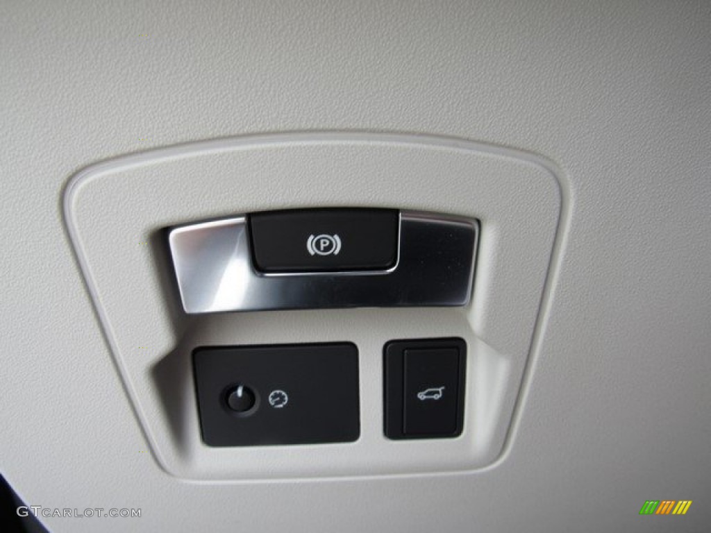 2018 Range Rover Velar R Dynamic SE - Fuji White / Light Oyster/Ebony photo #26