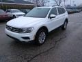 Front 3/4 View of 2018 Tiguan SE