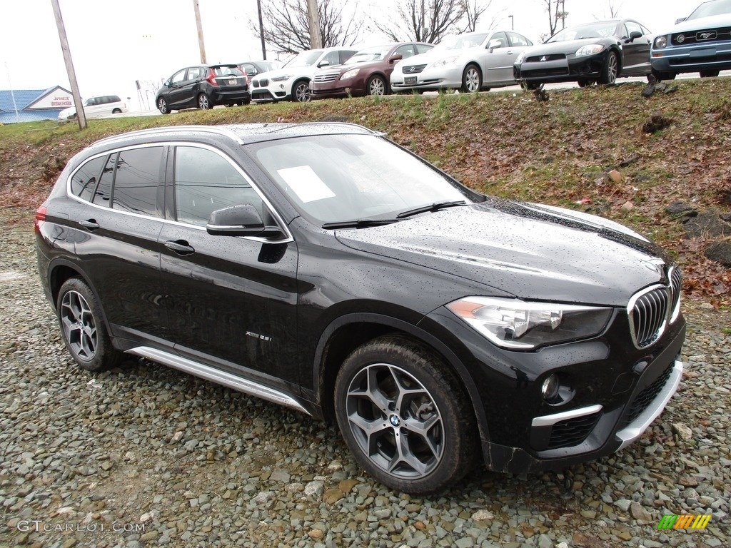 2018 X1 xDrive28i - Black Sapphire Metallic / Black photo #1