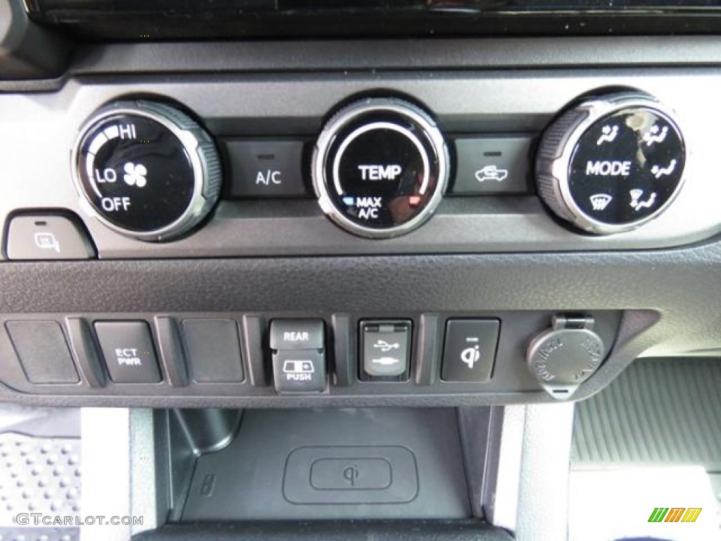 2018 Toyota Tacoma TRD Sport Double Cab Controls Photos