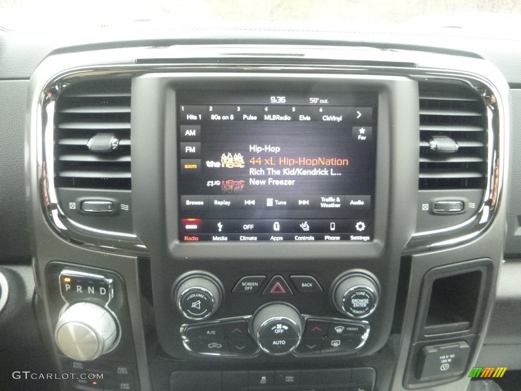 2018 1500 Sport Crew Cab 4x4 - Brilliant Black Crystal Pearl / Black photo #17