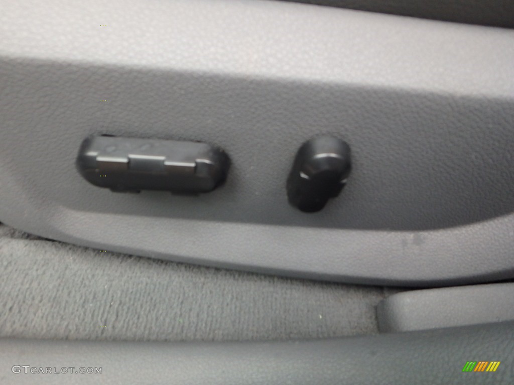 2005 Montego Premier - Light Tundra Metallic / Pebble photo #11