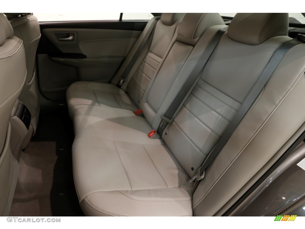 2015 Camry LE - Predawn Gray Mica / Ash photo #17