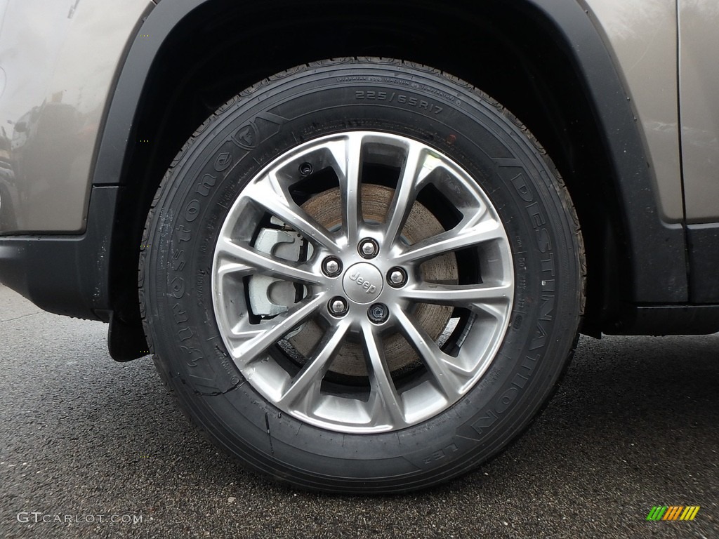 2019 Jeep Cherokee Latitude Plus 4x4 Wheel Photo #126323703