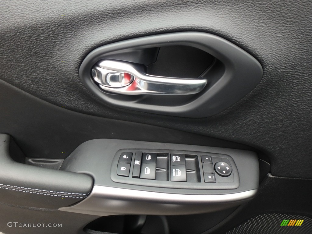 2019 Jeep Cherokee Latitude Plus 4x4 Controls Photo #126323805