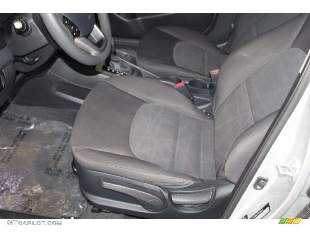 2013 Rio LX Sedan - Bright Silver / Black photo #16
