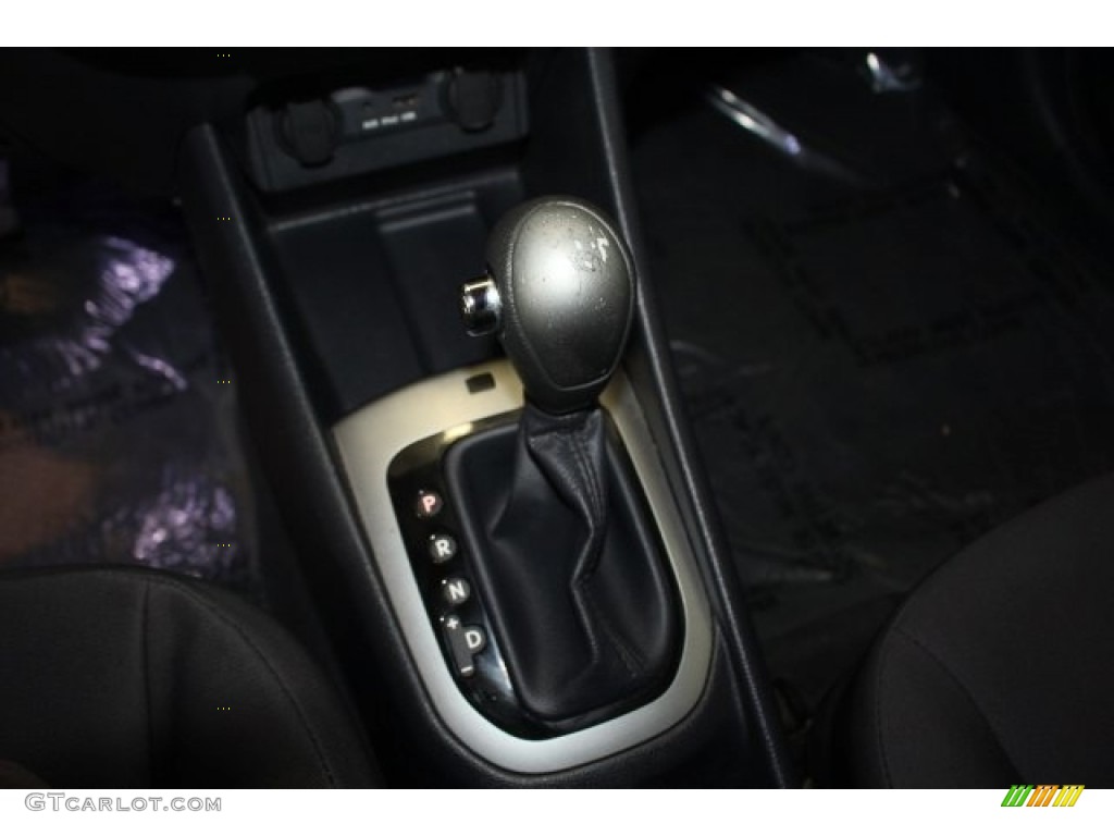 2013 Rio LX Sedan - Bright Silver / Black photo #28