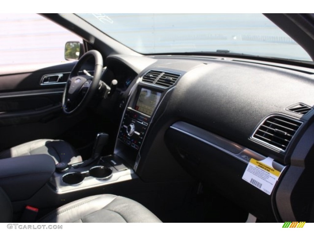 2018 Explorer Sport 4WD - Shadow Black / Ebony Black photo #32