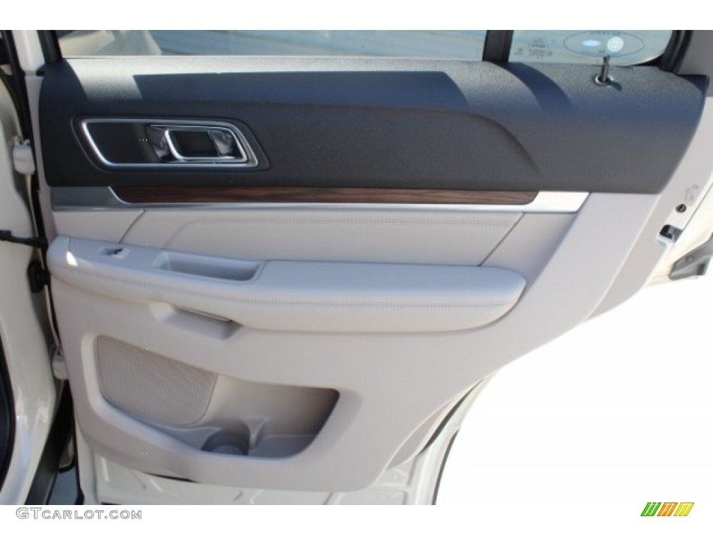 2018 Explorer Limited - Platinum Dune / Medium Stone photo #32