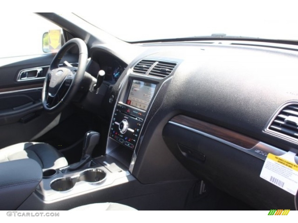 2018 Explorer Limited - Magnetic Metallic / Ebony Black photo #32