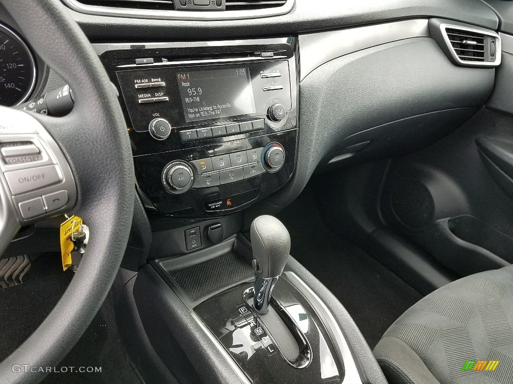 2015 Rogue S AWD - Super Black / Charcoal photo #4
