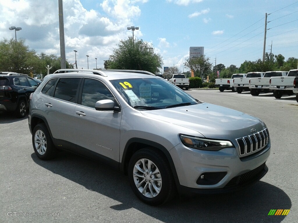 2019 Cherokee Latitude - Billet Silver Metallic / Black photo #7