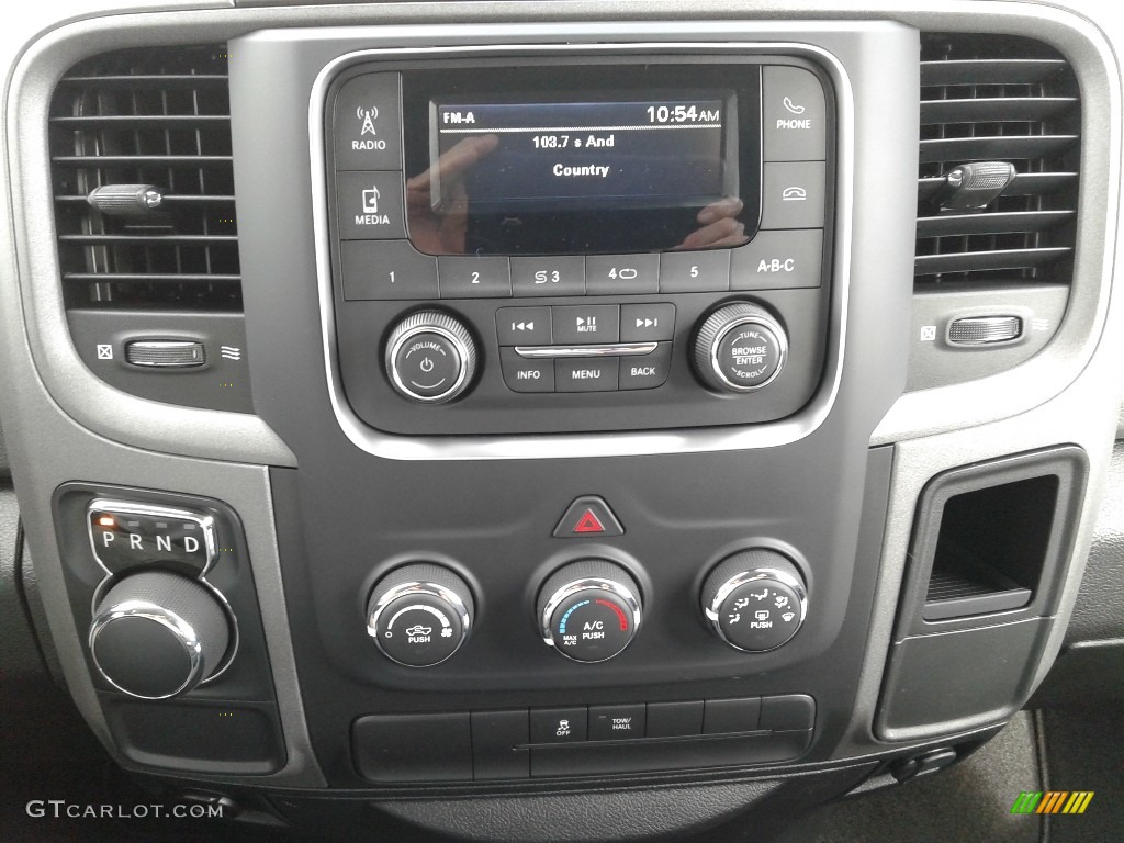 2018 1500 Tradesman Quad Cab - Bright Silver Metallic / Black/Diesel Gray photo #19
