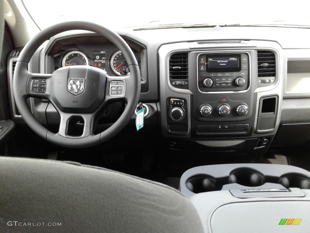 2018 1500 Tradesman Quad Cab - Bright Silver Metallic / Black/Diesel Gray photo #25