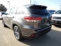 Predawn Gray Mica - Highlander XLE AWD Photo No. 2