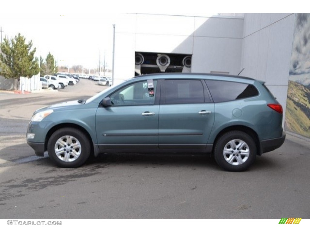 2009 Traverse LS AWD - Silver Moss Metallic / Dark Gray/Light Gray photo #4