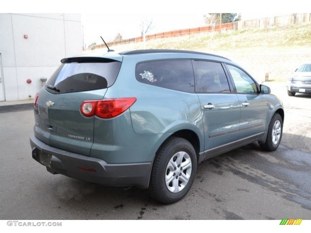 2009 Traverse LS AWD - Silver Moss Metallic / Dark Gray/Light Gray photo #7