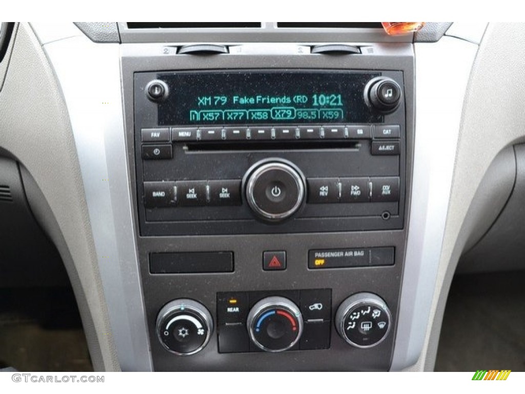 2009 Traverse LS AWD - Silver Moss Metallic / Dark Gray/Light Gray photo #9
