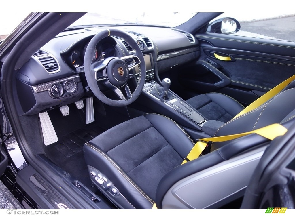 Black Interior 2016 Porsche Cayman GT4 Photo #126393462