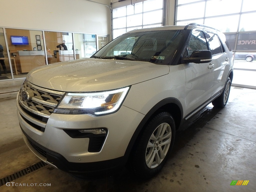 2018 Explorer XLT 4WD - Ingot Silver / Ebony Black photo #4