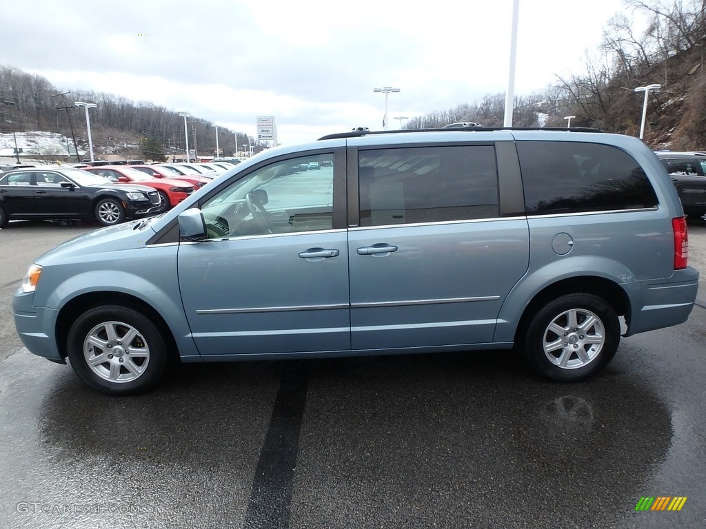 2010 Town & Country Touring - Clearwater Blue Pearl / Medium Pebble Beige/Cream photo #2