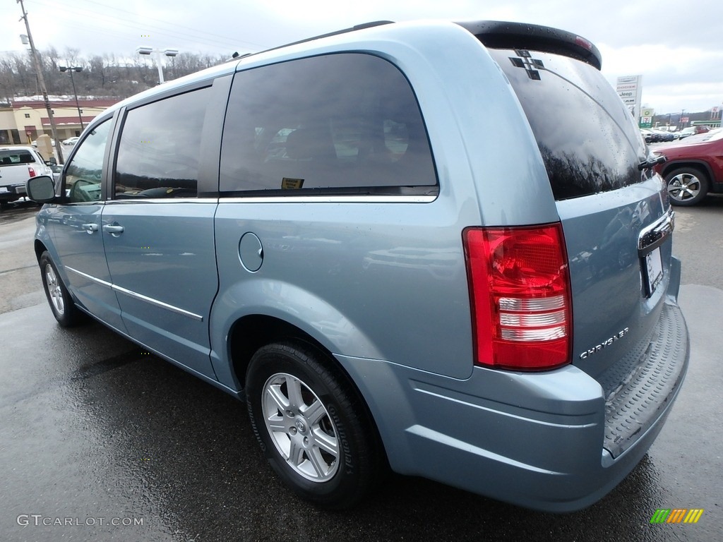 2010 Town & Country Touring - Clearwater Blue Pearl / Medium Pebble Beige/Cream photo #3