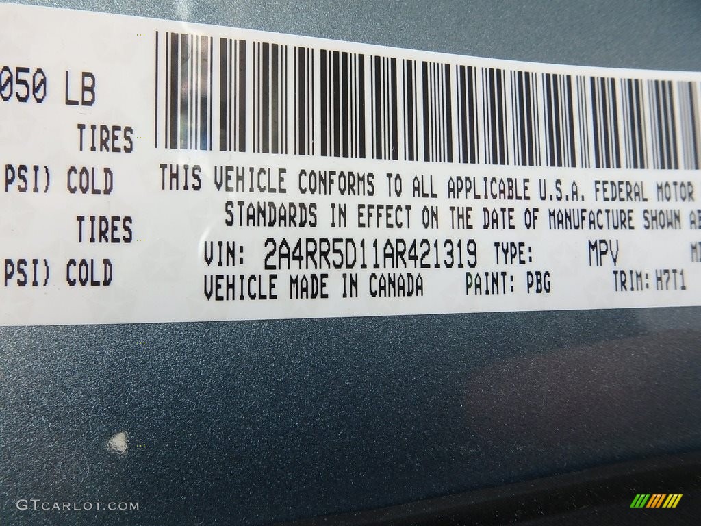 2010 Town & Country Touring - Clearwater Blue Pearl / Medium Pebble Beige/Cream photo #17