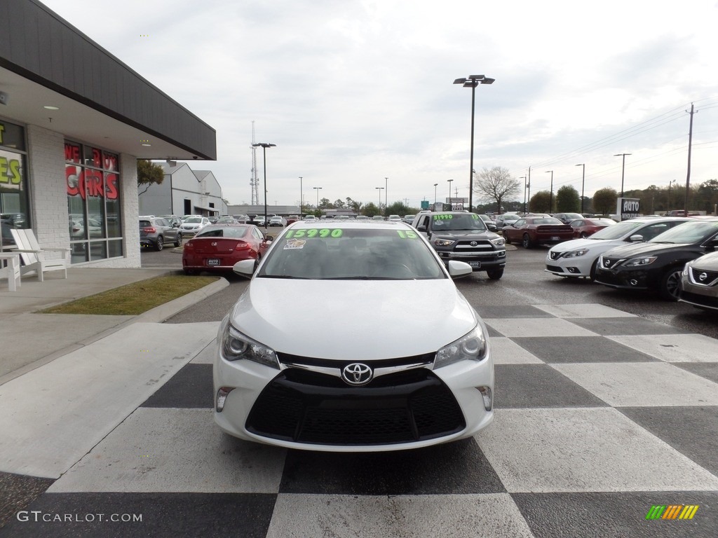 2015 Camry SE - Blizzard Pearl White / Black photo #2