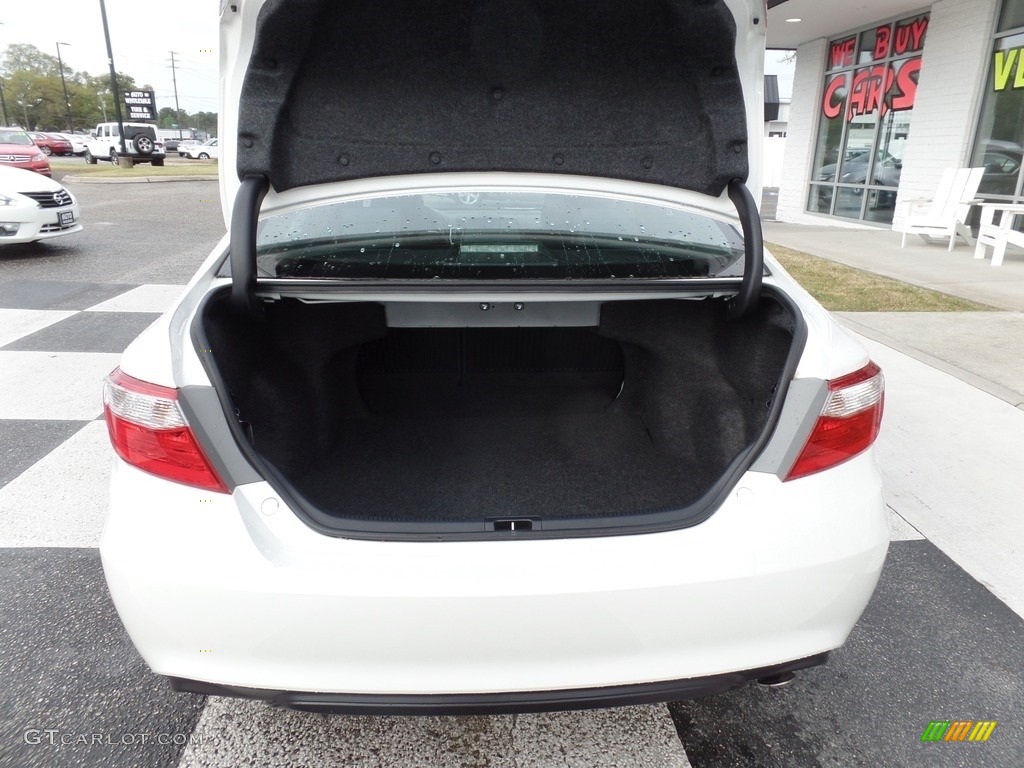 2015 Camry SE - Blizzard Pearl White / Black photo #5