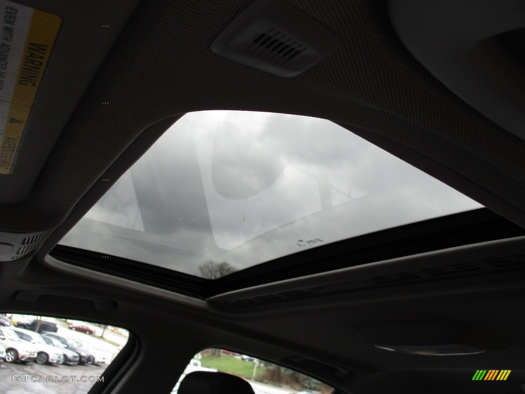 2014 3 Series 320i xDrive Sedan - Glacier Silver Metallic / Black photo #11